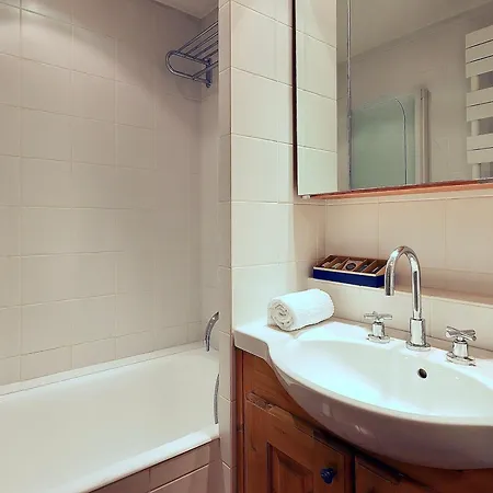 1850: Elegant 3 Pieces, 4 Pers, Balcon & Wifi Au Pied Des Pistes - Fr-1-575-244 *